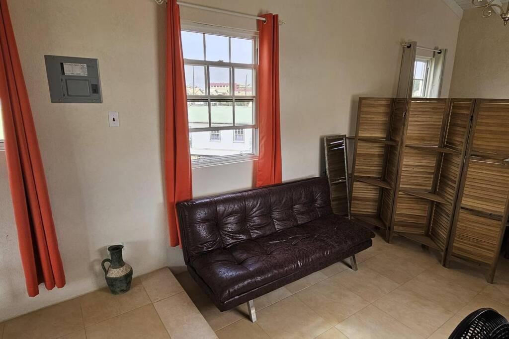 Seclusion Studio Apartment. Saint Philip Exterior foto