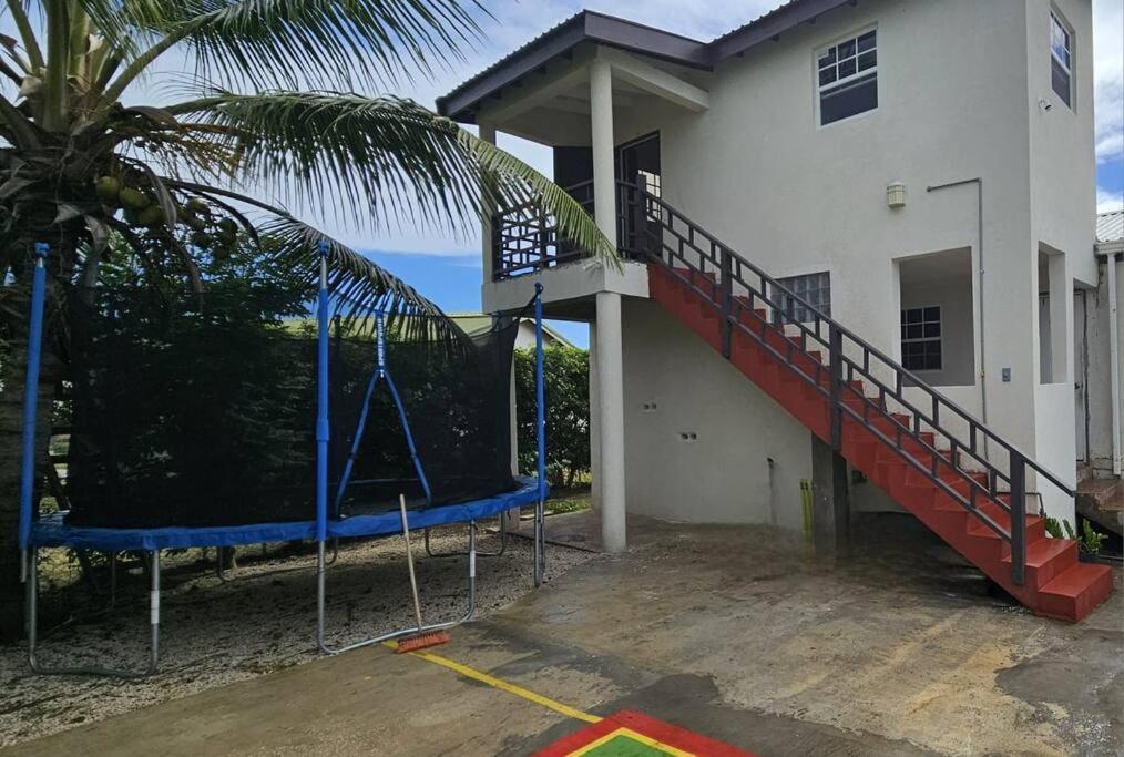 Seclusion Studio Apartment. Saint Philip Exterior foto